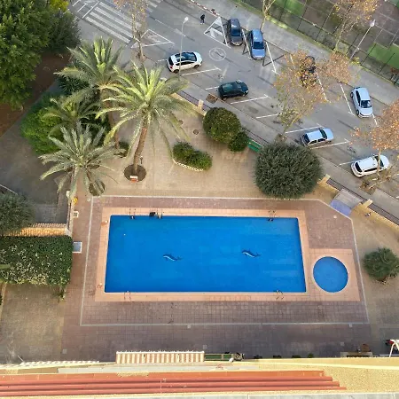 Cozy Just 8 Min Walk From The Beach! アパート ベニドルム