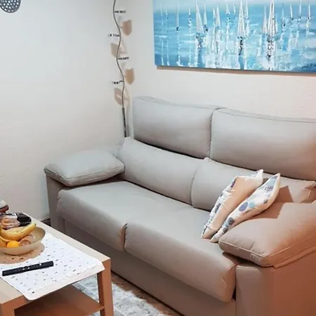 Apartment Cozy Just 8 Min Walk From The Beach!