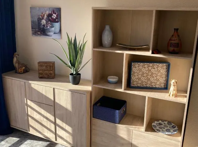 Cozy Just 8 Min Walk From The Beach! شقة بينايدورم
