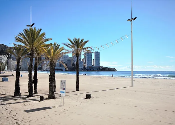 Cozy Just 8 Min Walk From The Beach!