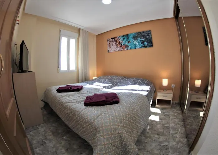 Cozy Just 8 Min Walk From The Beach! * بينايدورم