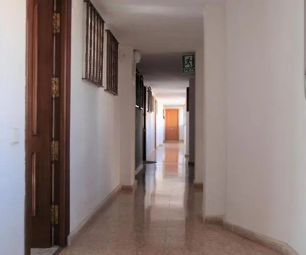 Cozy Just 8 Min Walk From The Beach!