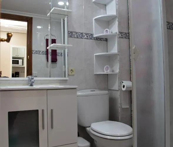 شقة Cozy Just 8 Min Walk From The Beach! بينايدورم
